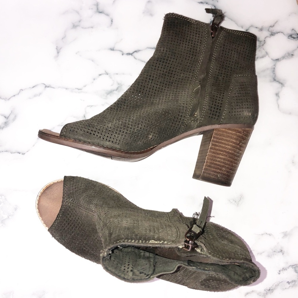 TOMS | Lattice Cut Ankle Green Booties 9 - Picture 3 of 7